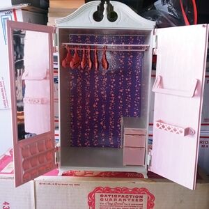 Mattel Vintage Wardrobe in Red and Cream